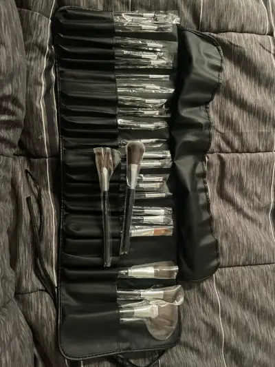 Set de brochas de maquillaje profesional MAC - miniatura 6