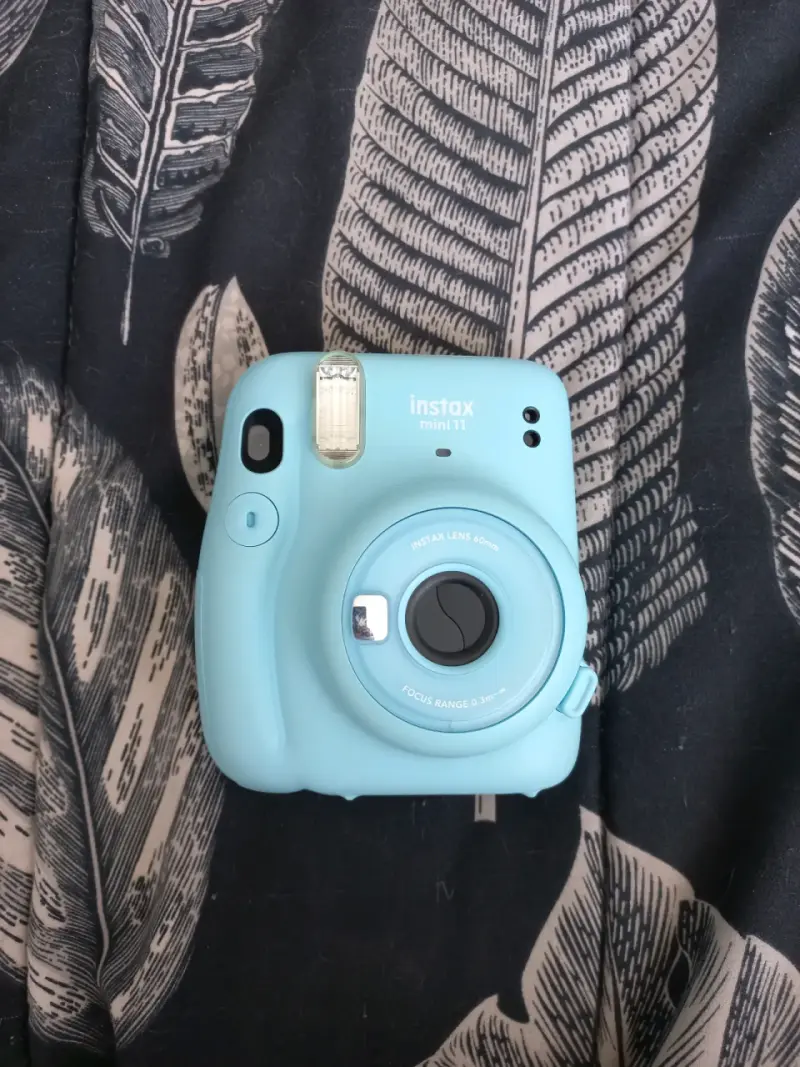 Cámara Fujifilm Instax Mini 11 azul con bolso - 1