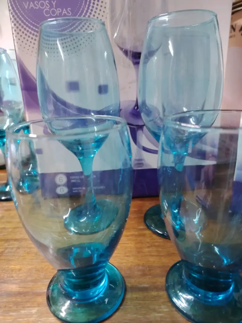 Set de 12 Vasos y Copas de Vidrio Azul - 2
