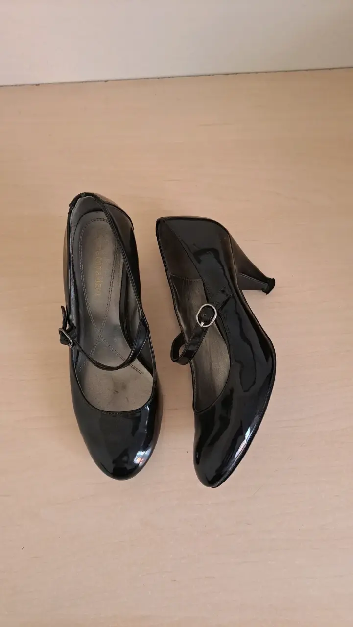 Zapatos Naturalizer negros de charol T38