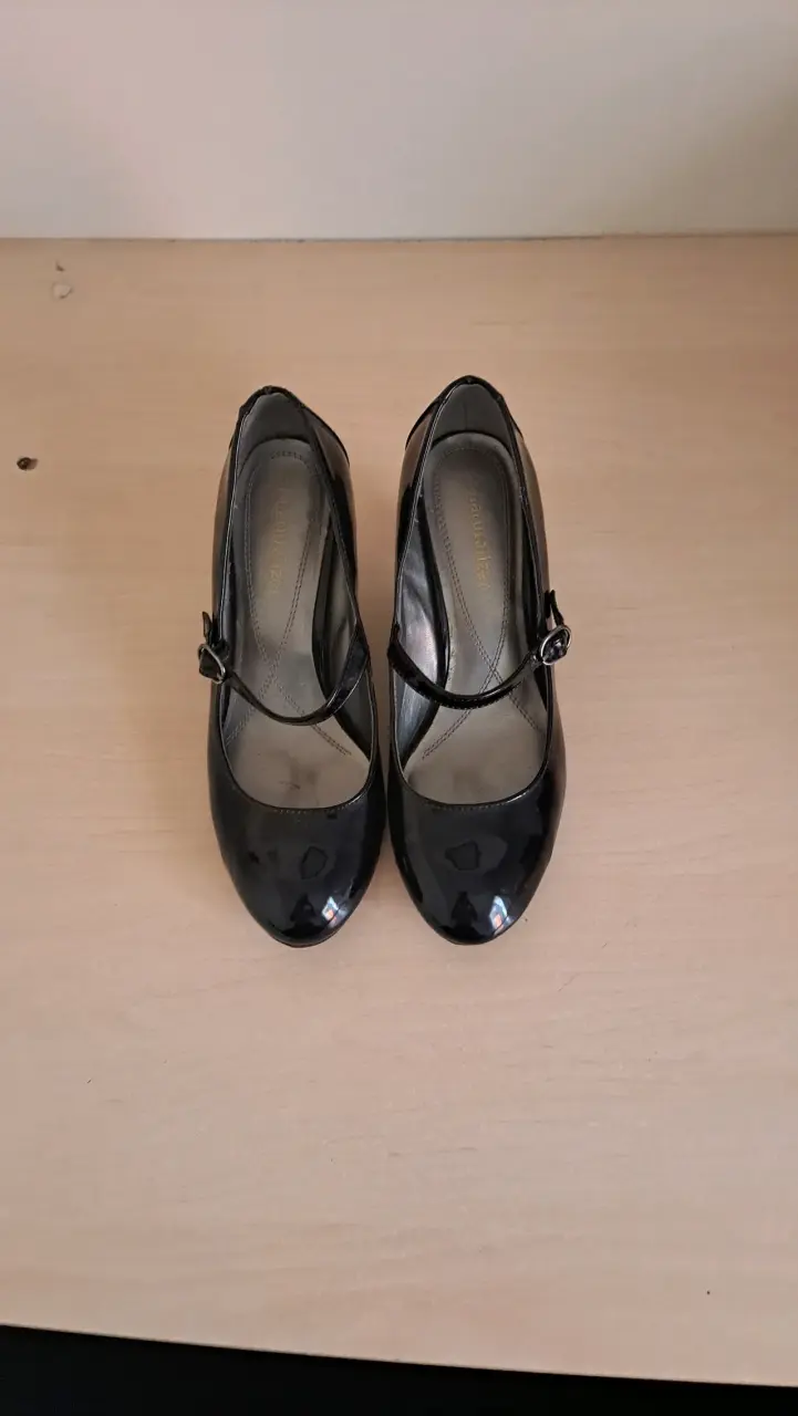 Zapatos Naturalizer negros de charol T38 - 2