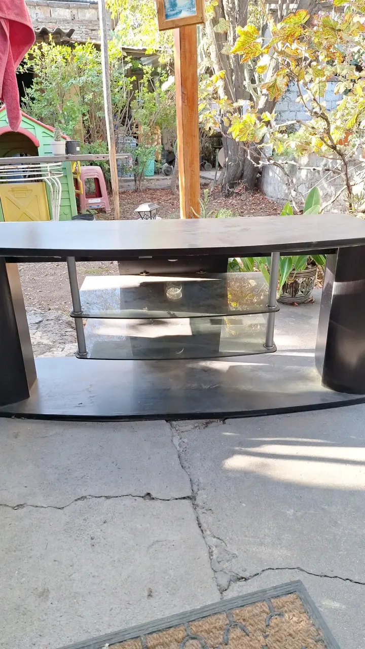 Mueble de TV moderno con esvidrio y otros - 1