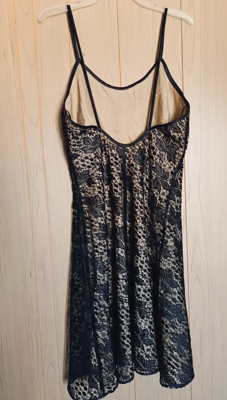 Vestido de encaje negro elegante - 3