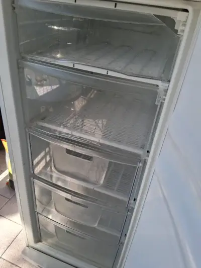 Congelador vertical Bosch 200 usado - miniatura 2