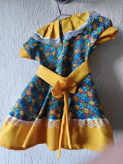 Vestido de chinita tradicional amarillo talla 2 - miniatura 1