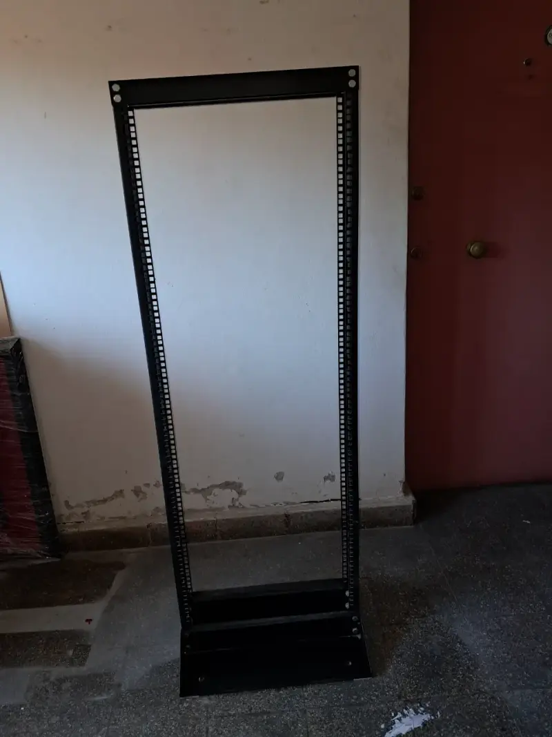 Rack de Servidor Abierto de Metal Negro - 3
