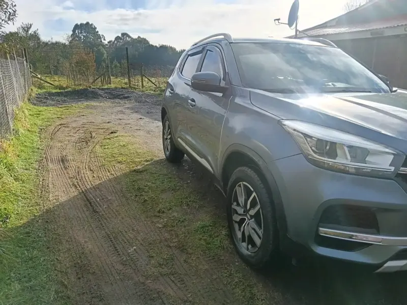 SUV Chery Tiggo 2 en buen estado - 3