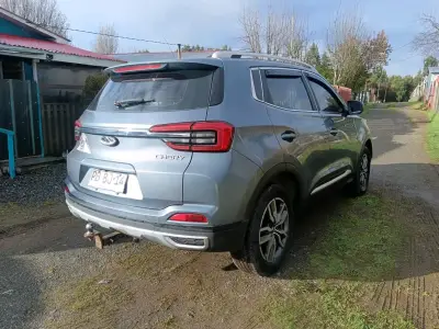 SUV Chery Tiggo 2 en buen estado - miniatura 4
