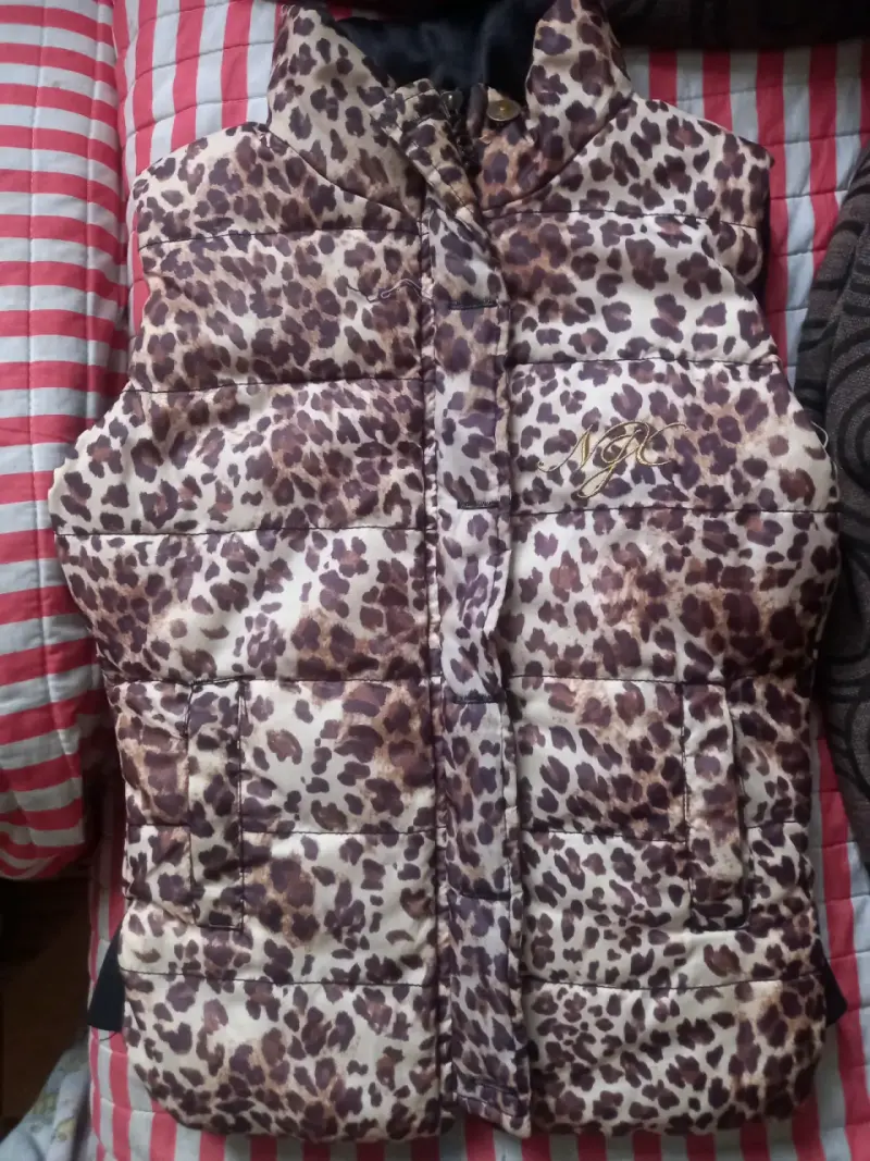 Chaleco reversible acolchado negro y leopardo - 2