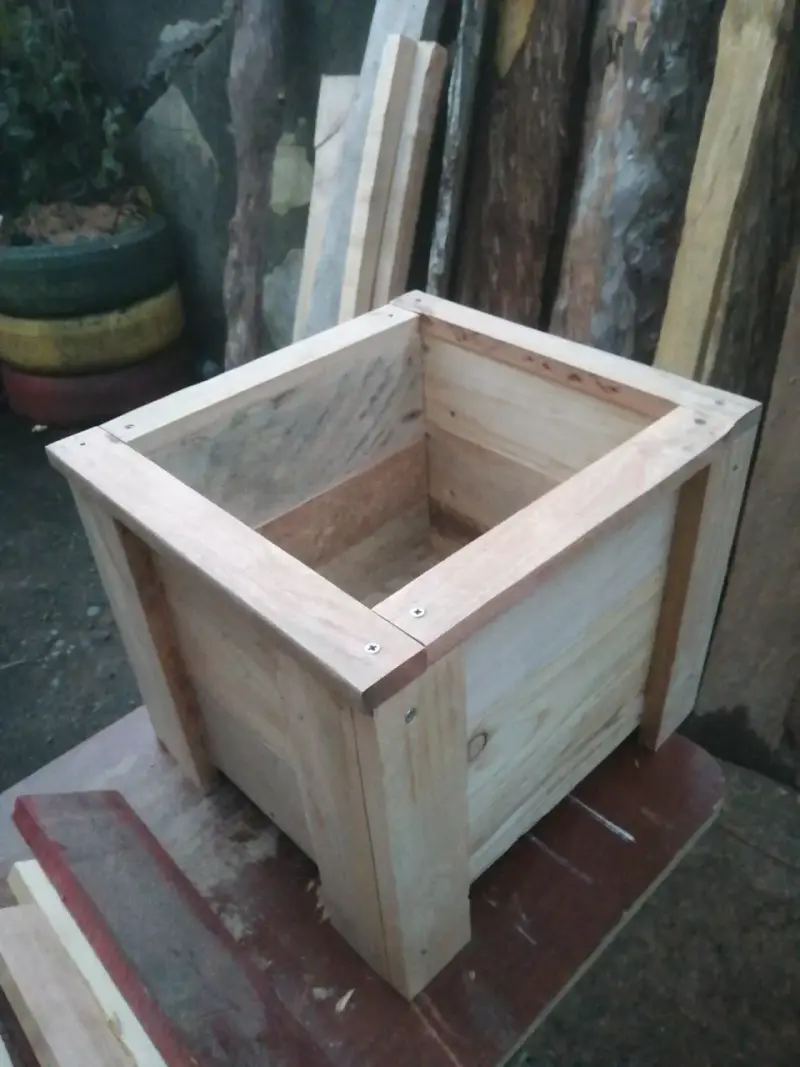 Cuadro decorativo de madera con flor en relieve - 2