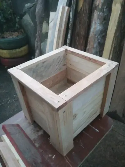Cuadro decorativo de madera con flor en relieve - miniatura 2