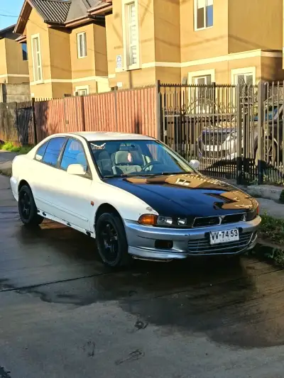 Auto Mitsubishi Galant 2003 en buen estado - miniatura 4