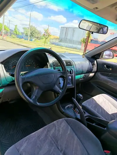 Auto Mitsubishi Galant 2003 en buen estado - miniatura 5