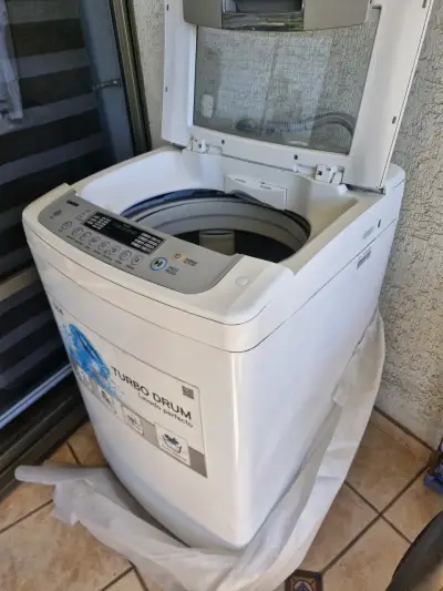Lavadora LG Turbo Drum 19 kg con Smart Cleaning - miniatura 2