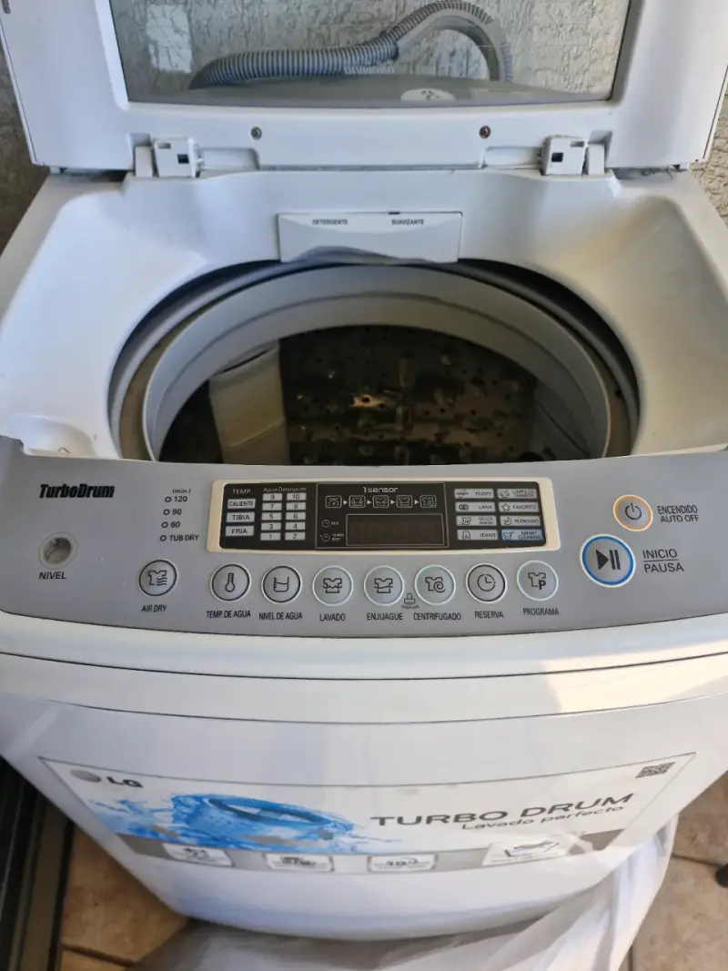 Lavadora LG Turbo Drum 19 kg con Smart Cleaning - 3