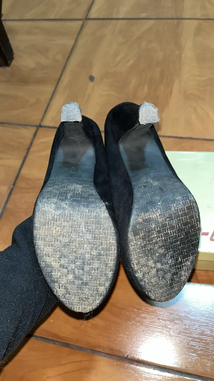Zapatos de tacón negro con correa ajustable - 2