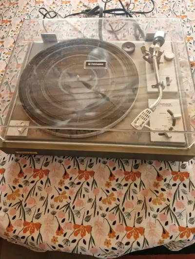 Tocadiscos Pioneer vintage con tapa protectora - miniatura 1