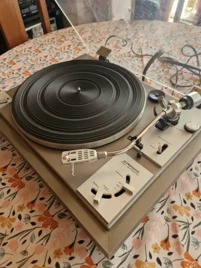 Tocadiscos Pioneer vintage con tapa protectora - miniatura 4