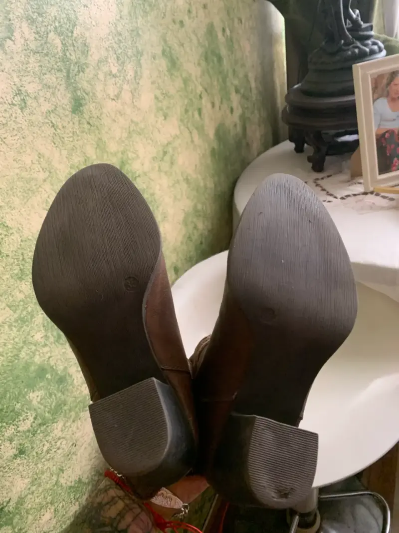Botines de cuero marrón con tacón alto Bruno Rossi - 4