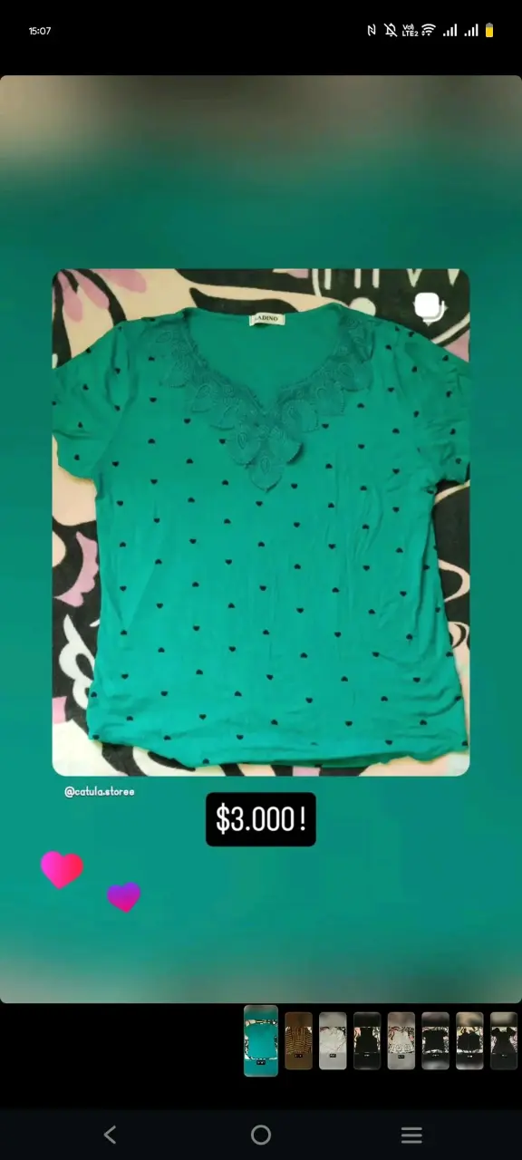 Blusa celeste con encaje y corazones - 1
