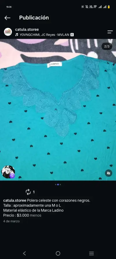 Blusa celeste con encaje y corazones - miniatura 2