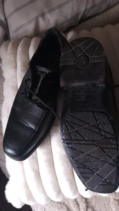 Zapatos de cuero negro para hombre número 35 - miniatura 3
