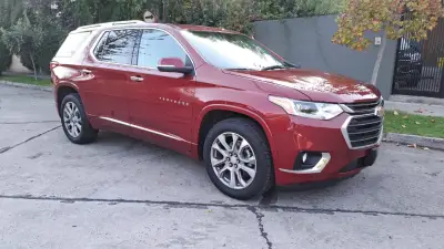 Chevrolet Traverse Premier 2021, excelente estado - miniatura 1