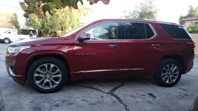 Chevrolet Traverse Premier 2021, excelente estado - miniatura 2