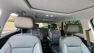 Chevrolet Traverse Premier 2021, excelente estado - miniatura 4