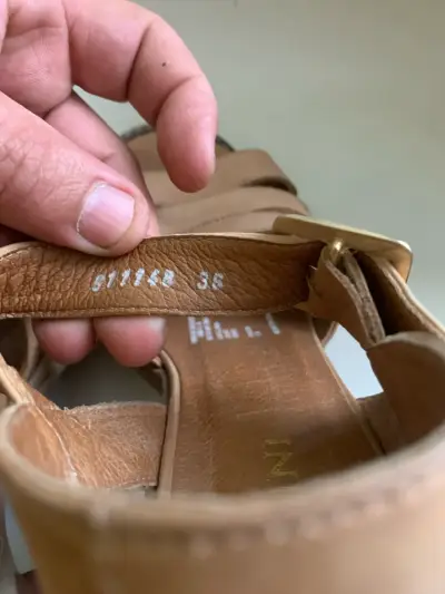 Sandalias de tacón alto color beige marca Pollini - miniatura 5