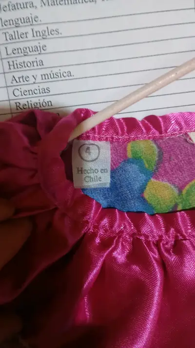 Vestido tradicional infantil con encaje y flores - miniatura 2