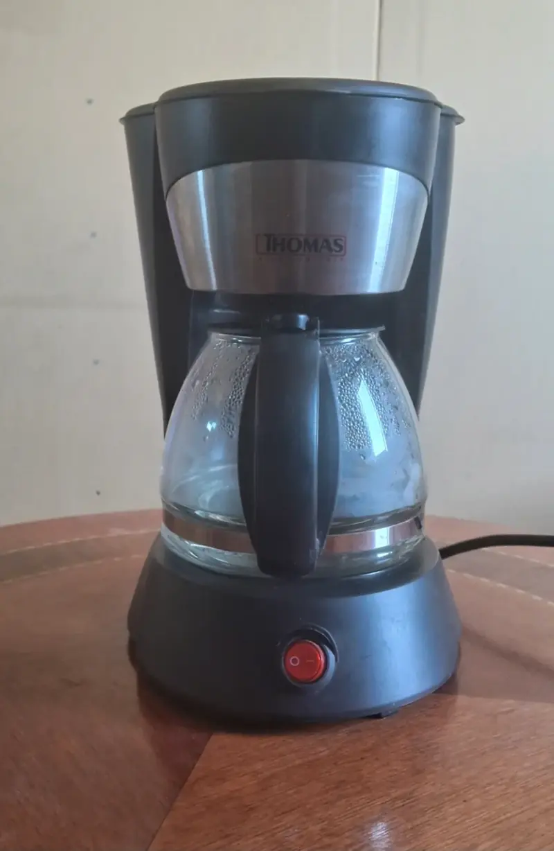 Cafetera eléctrica Thomas con jarra de vidrio - 1