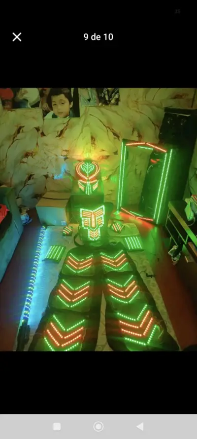 Traje LED luminoso para eventos y fiestas - miniatura 1