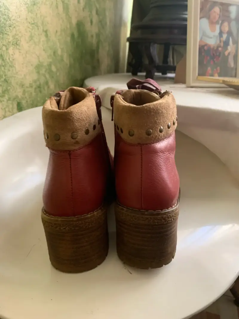 Botines de cuero rojo con cordones y tacón - 3