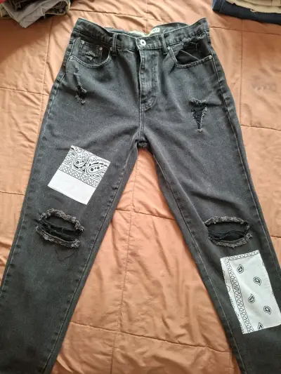 Jeans grises con parches - miniatura 2