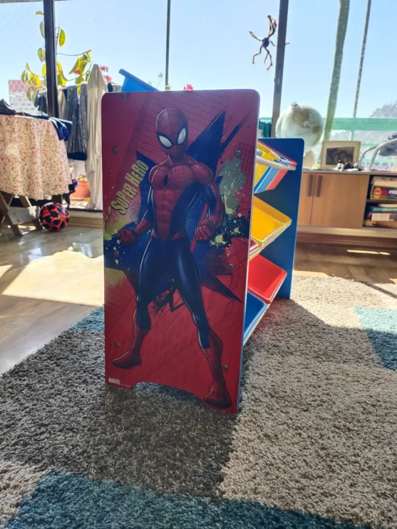 Estante organizador infantil con diseño de superhéroe - 3
