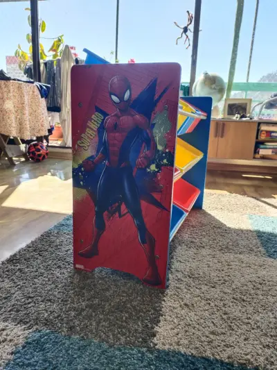 Estante organizador infantil con diseño de superhéroe - miniatura 3