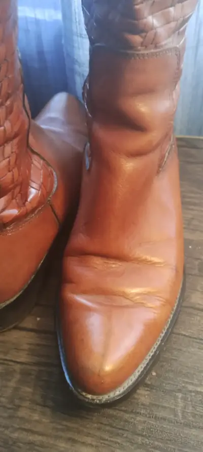 Botas de cuero marrón con diseño trenzado - miniatura 3
