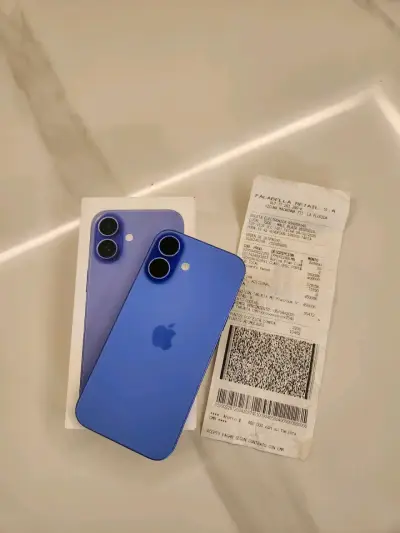 iPhone 16 con caja y boleta - miniatura 1