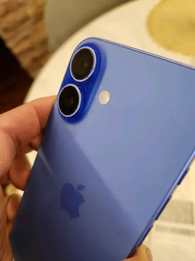 iPhone 16 con caja y boleta - miniatura 5