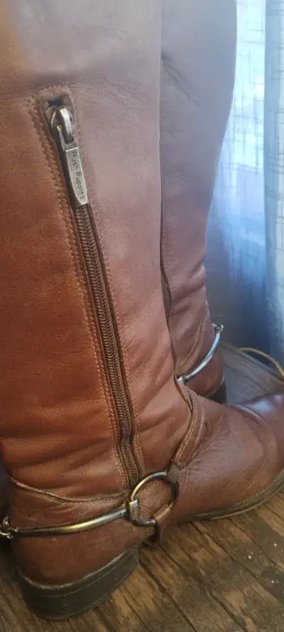 Botas de cuero marrón con hebillas - miniatura 2