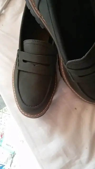 Zapatos mocasines negros con suela gruesa - miniatura 4