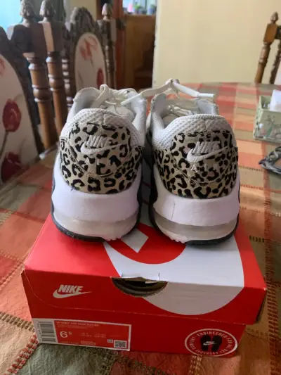 Zapatillas Nike Air Max con estampado animal print - miniatura 4