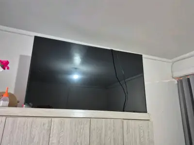 Televisor Smart Samsung de 43 pulgadas - miniatura 2