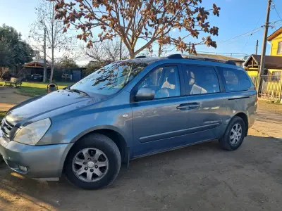 Kia Grand Carnival 2008 en buen estado - miniatura 5