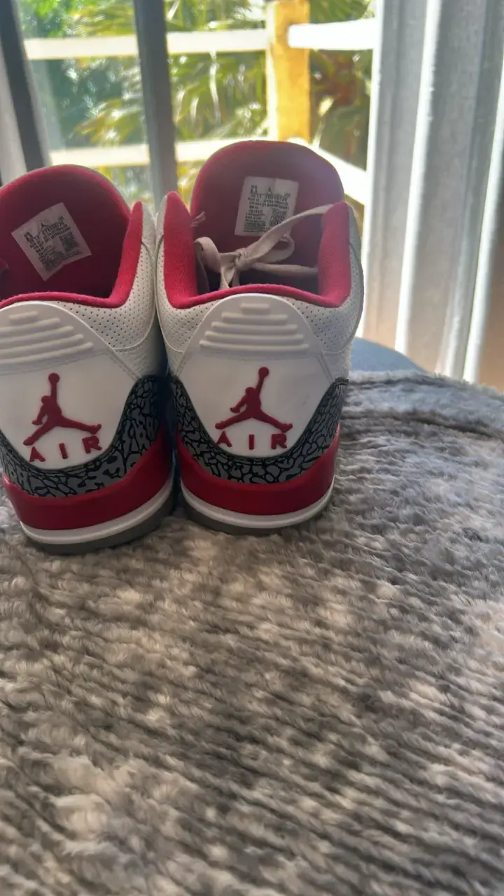 Zapatillas deportivas Air Jordan blancas y roja - 3