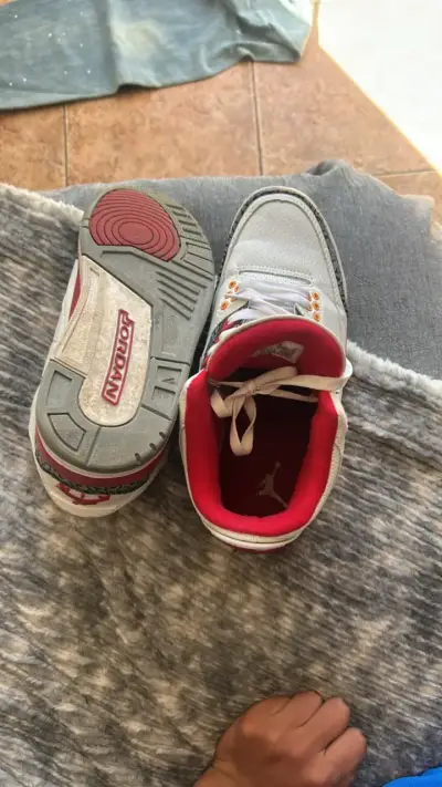 Zapatillas deportivas Air Jordan blancas y roja - miniatura 5
