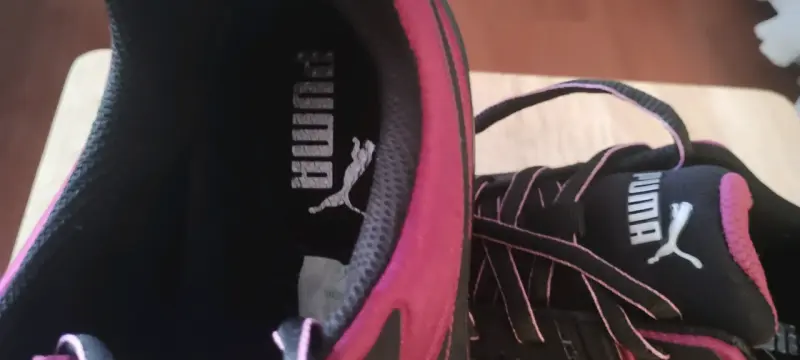 Zapatillas de seguridad Puma negras y rosadas - 5