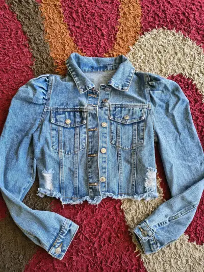 Chaqueta de mezclilla corta para mujer - miniatura 6