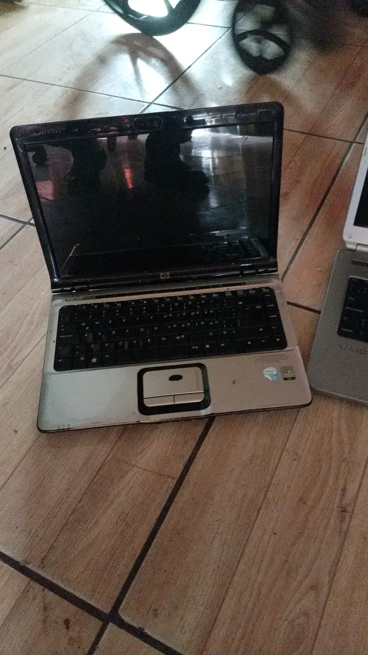 Lote de laptops usadas de varias marcas - 2